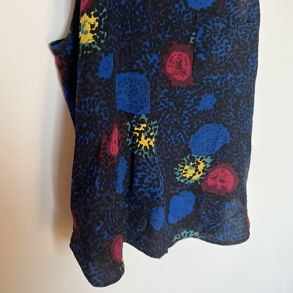 Wilfred 100% silk mixed print racer back tank from Aritzia - Picture 3 of 7